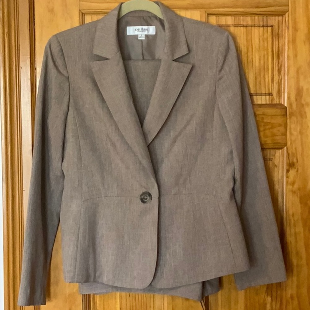 Jones Studio Suit